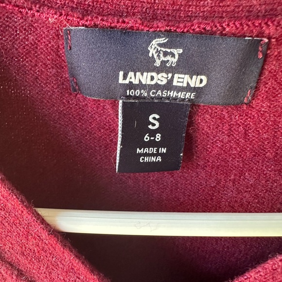 Lands' End Women's Deep Red V-Neck Sweater - Picture 2 of 4